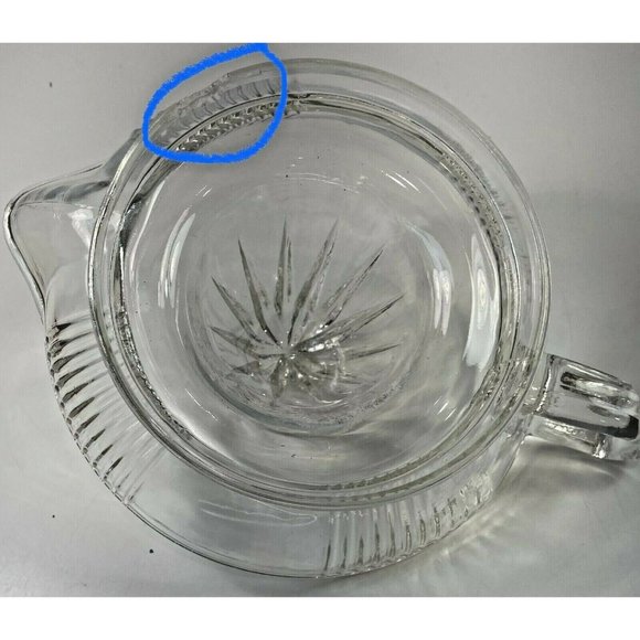 Vintage Clear Glass Hand Juicer Reamer Lip Handle Rib Design Citrus Lemon Lime - Picture 6 of 8